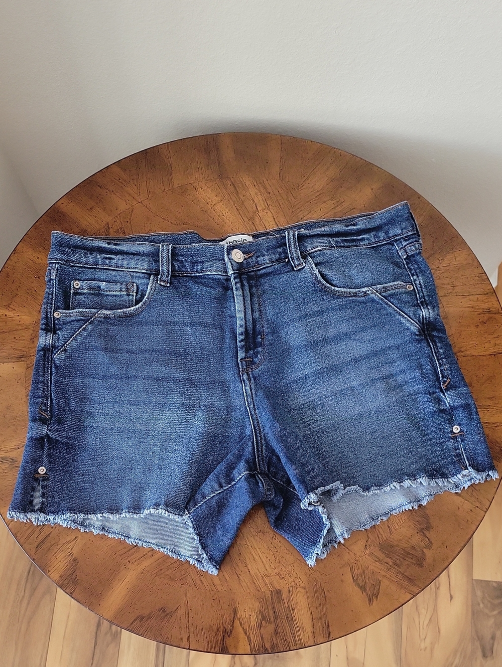 Kensie Jeans Vintage Luxe The Short, Dark Wash, 10/30/M, EUC